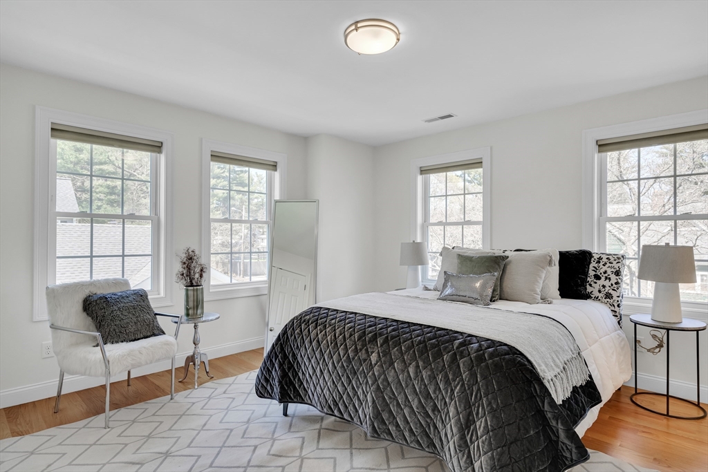 4 bed, 4+ bath apartment for rent at 19 Bryn Mawr Rd, Wellesley — photo 19 of 26
