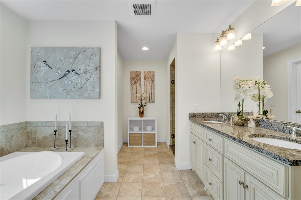 4 bed, 4+ bath apartment for rent at 19 Bryn Mawr Rd, Wellesley — photo 16 of 26