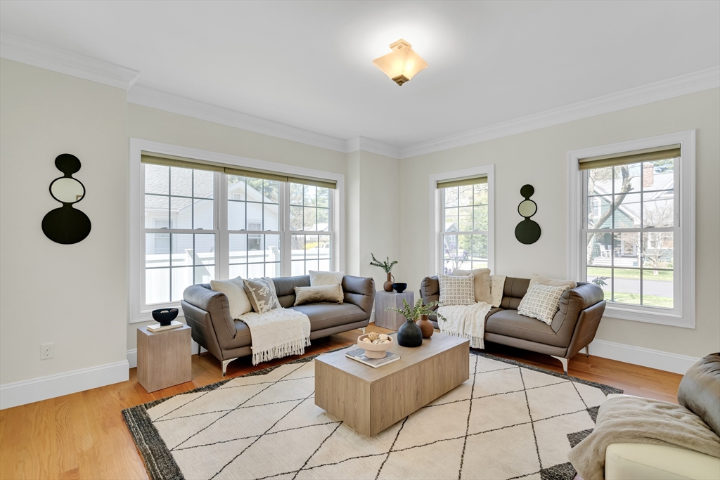 4 bed, 4+ bath apartment for rent at 19 Bryn Mawr Rd, Wellesley — photo 4 of 26