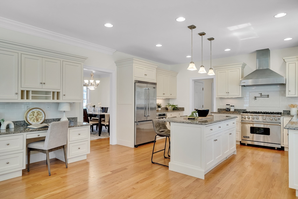 4 bed, 4+ bath apartment for rent at 19 Bryn Mawr Rd, Wellesley — photo 9 of 26