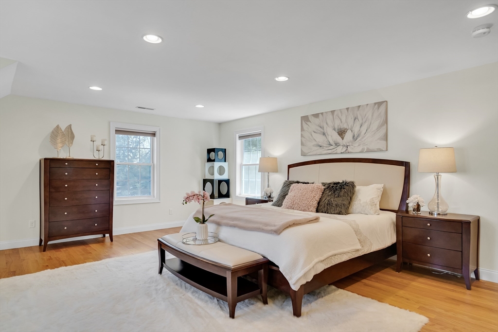 4 bed, 4+ bath apartment for rent at 19 Bryn Mawr Rd, Wellesley — photo 13 of 26
