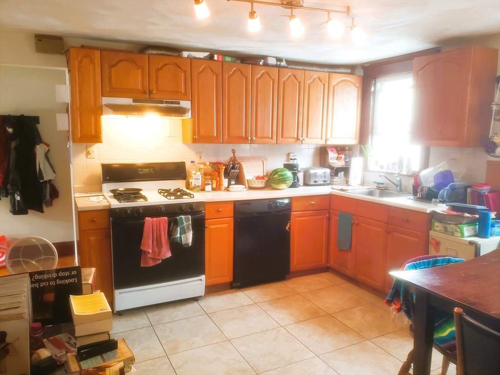 2 bed, 1 bath apartment for rent at 19 Burnside Ave Unit 3, Spring Hill