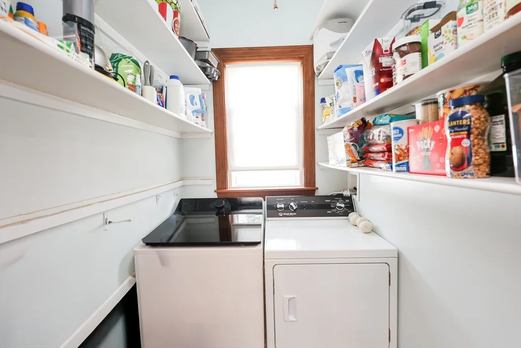 2 bed, 1 bath apartment for rent at 19 Burton Ter Unit 1, Weymouth — photo 3 of 34