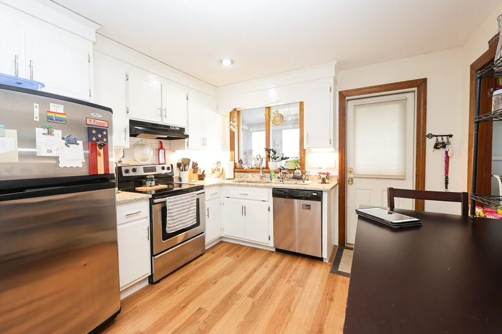 2 bed, 1 bath apartment for rent at 19 Burton Ter Unit 1, Weymouth — photo 8 of 34