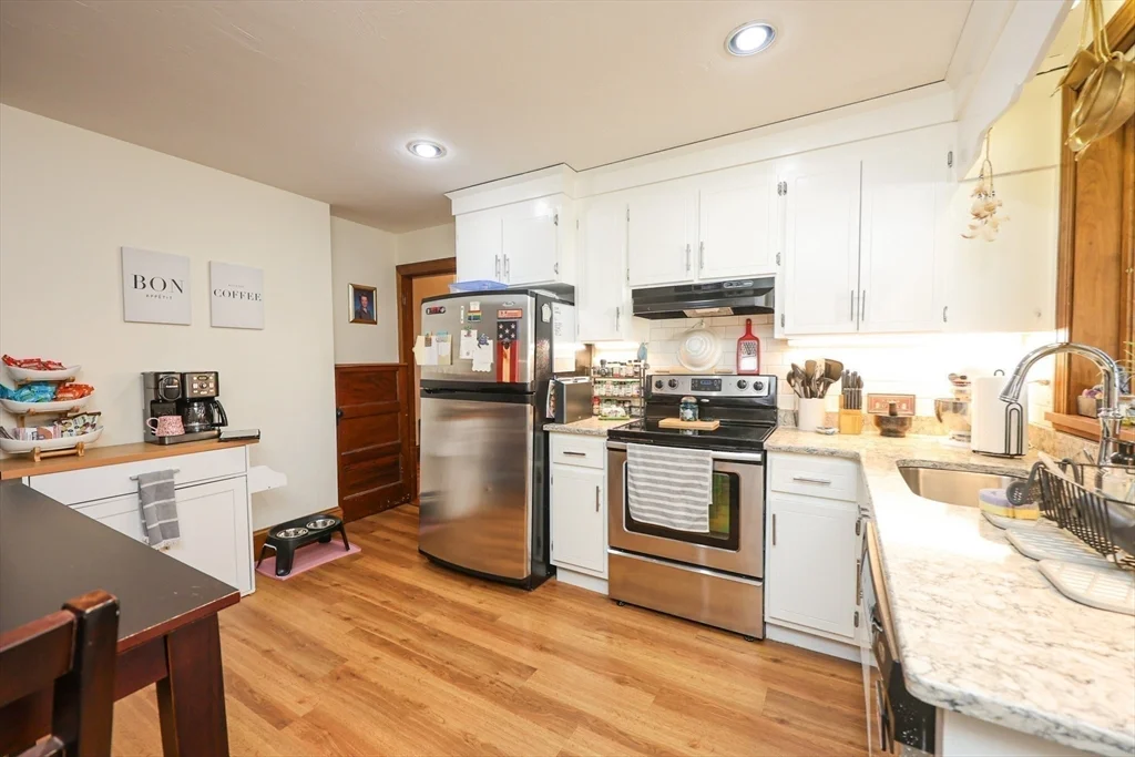 2 bed, 1 bath apartment for rent at 19 Burton Ter Unit 1, Weymouth — photo 25 of 34