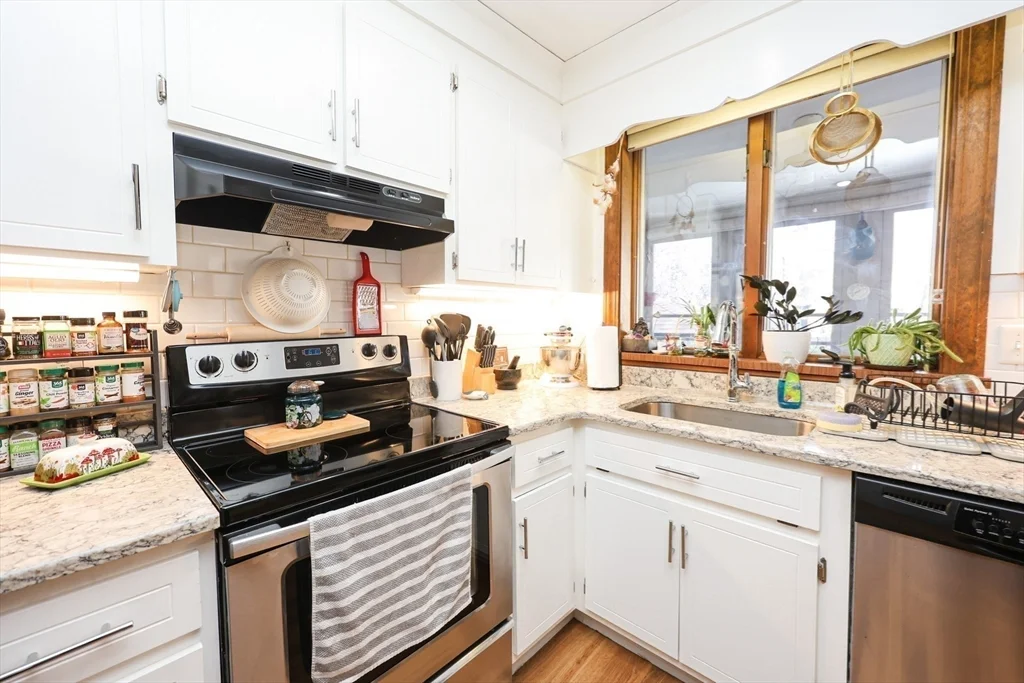 2 bed, 1 bath apartment for rent at 19 Burton Ter Unit 1, Weymouth — photo 23 of 34