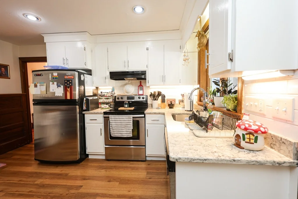 2 bed, 1 bath apartment for rent at 19 Burton Ter Unit 1, Weymouth — photo 4 of 34