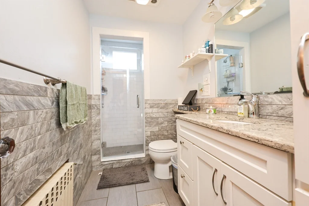 2 bed, 1 bath apartment for rent at 19 Burton Ter Unit 1, Weymouth — photo 5 of 34