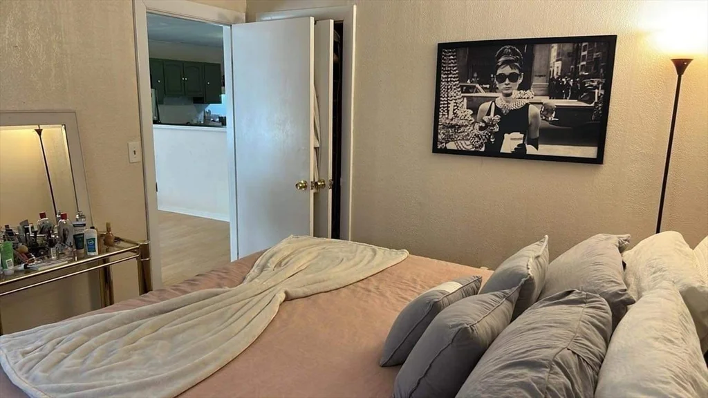 2 bed, 1 bath apartment for rent at 19 C St Unit 4, Westport — photo 6 of 11