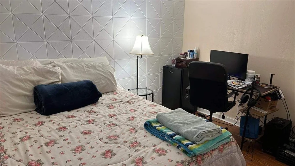 2 bed, 1 bath apartment for rent at 19 C St Unit 4, Westport — photo 8 of 11