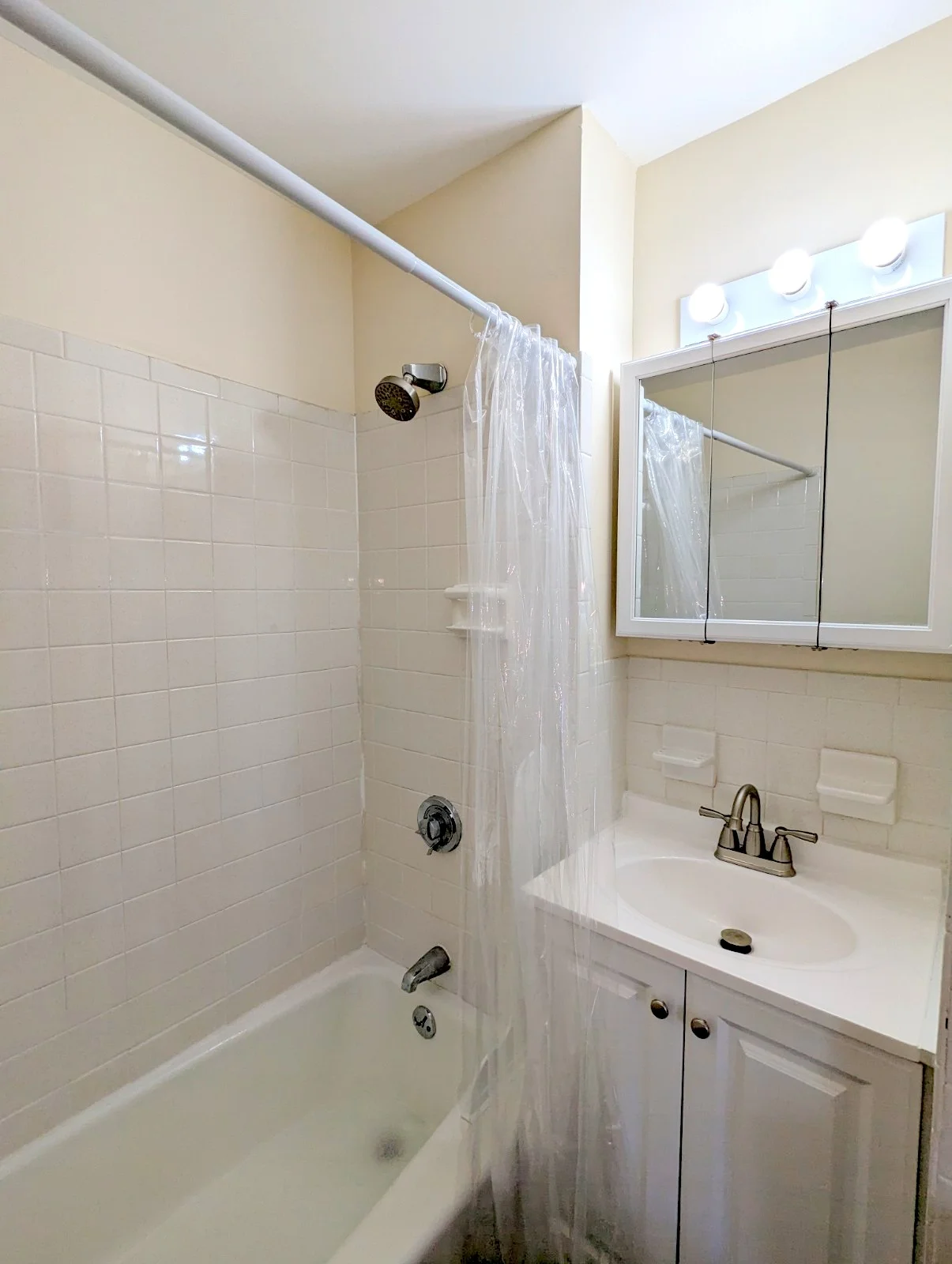 1 bed, 1 bath apartment for rent at 19 Cameron Ave Unit 3, Teele Square — photo 19 of 23