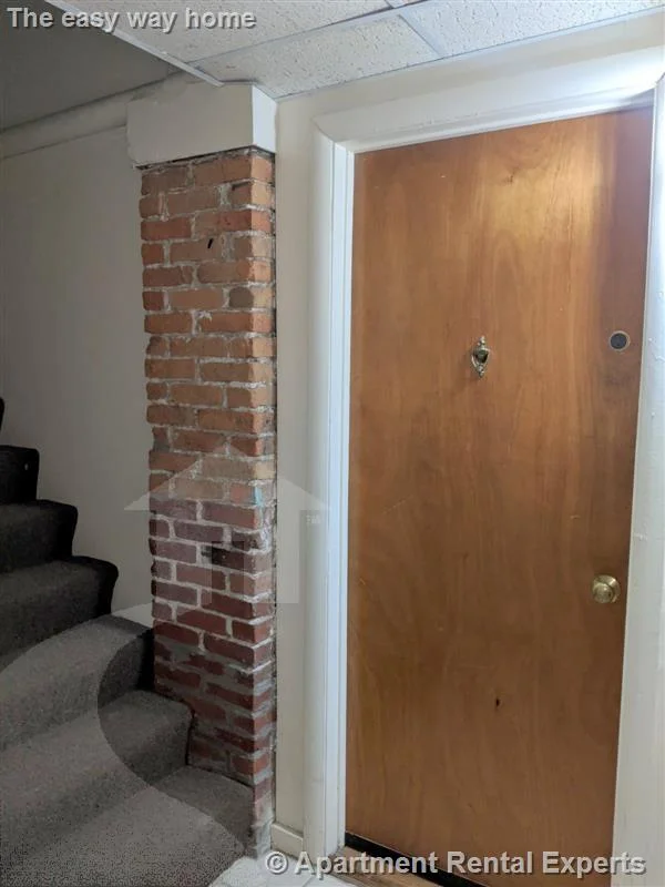 1 bed, 1 bath apartment for rent at 19 Cameron Ave Unit B, Davis Square — photo 9 of 10