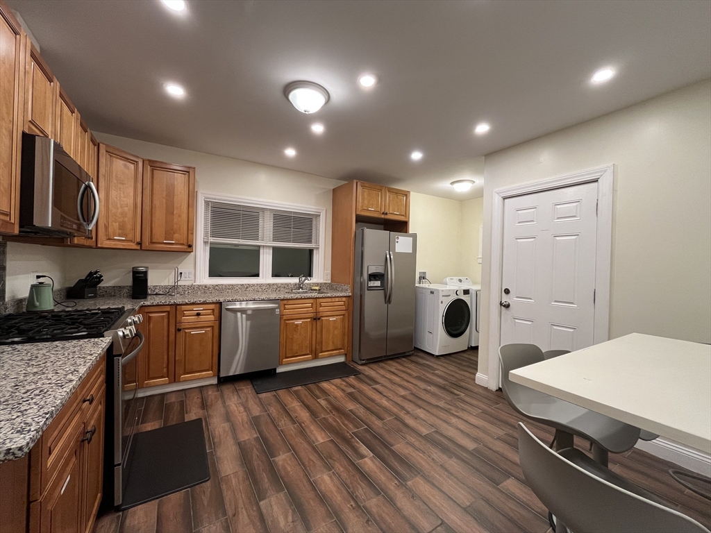 3 bed, 1 bath apartment for rent at 19 Carmen St Unit 1, Dorchester — photo 3 of 16