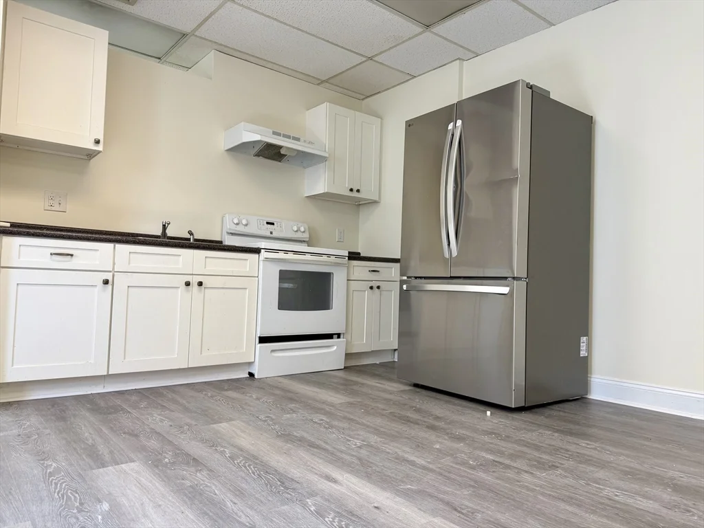 2 bed, 1 bath apartment for rent at 19 Central Unit B, Norwood — photo 3 of 9