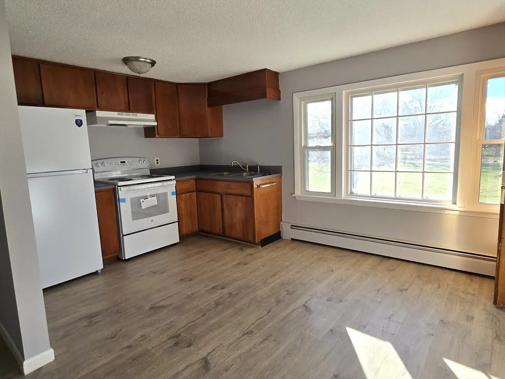 1 bed, 1 bath apartment for rent at 19 Chapman Ave Unit 12, West Brookfield