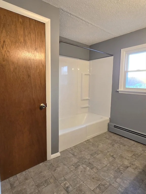 2 bed, 1 bath apartment for rent at 19 Chapman Ave Unit 14, West Brookfield — photo 6 of 10