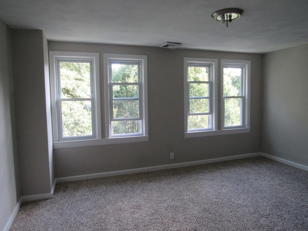 4 bed, 2 bath apartment for rent at 19 Chapman St Unit 2nd Floor, Dracut — photo 17 of 36
