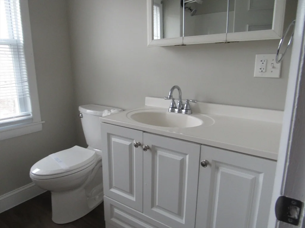 4 bed, 2 bath apartment for rent at 19 Chapman St Unit 2nd Floor, Dracut — photo 28 of 36