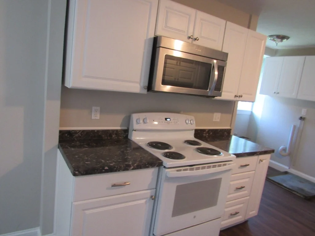 4 bed, 2 bath apartment for rent at 19 Chapman St Unit 2nd Floor, Dracut — photo 21 of 36
