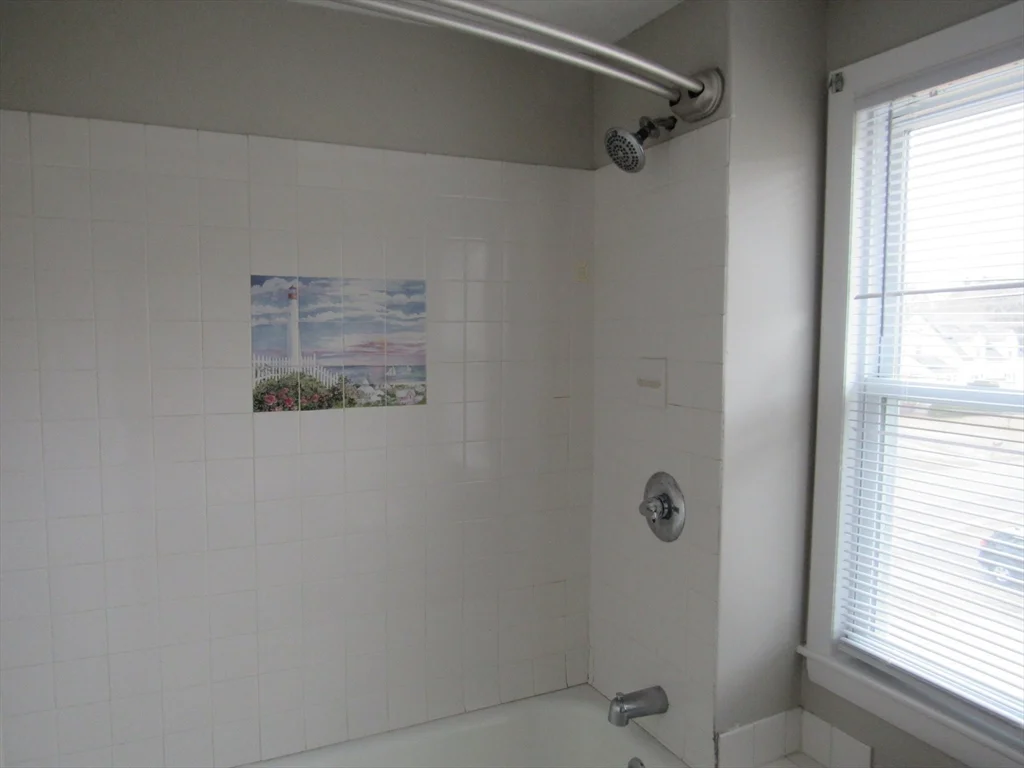 4 bed, 2 bath apartment for rent at 19 Chapman St Unit 2nd Floor, Dracut — photo 30 of 36