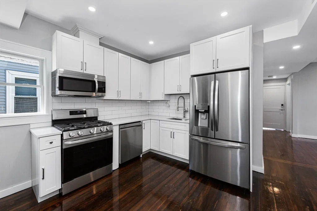 3 bed, 2 bath apartment for rent at 19 Chase St Unit 2, Dorchester — photo 4 of 25