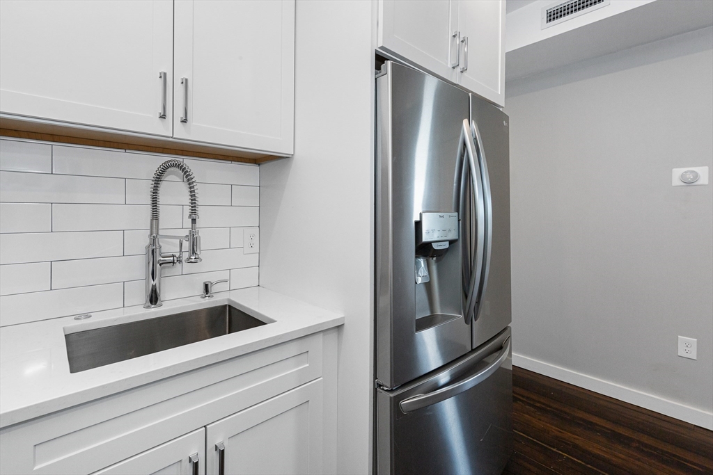 3 bed, 2 bath apartment for rent at 19 Chase St Unit 3, Dorchester — photo 6 of 25