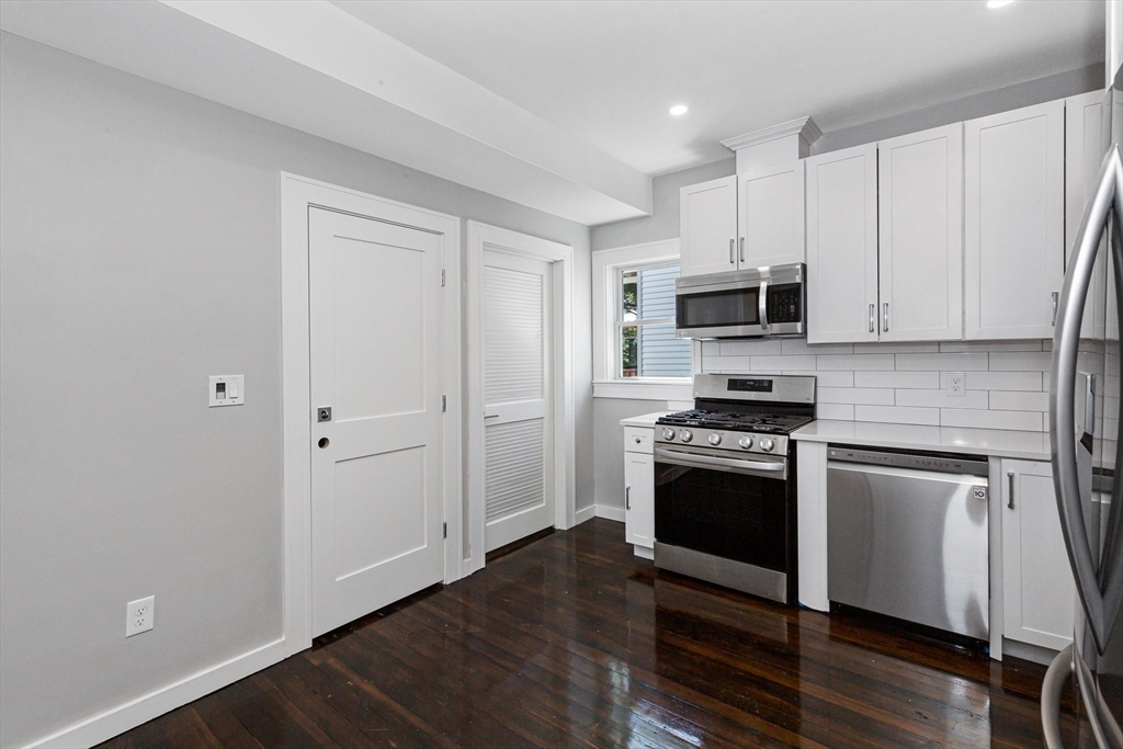 3 bed, 2 bath apartment for rent at 19 Chase St Unit 3, Dorchester — photo 3 of 25