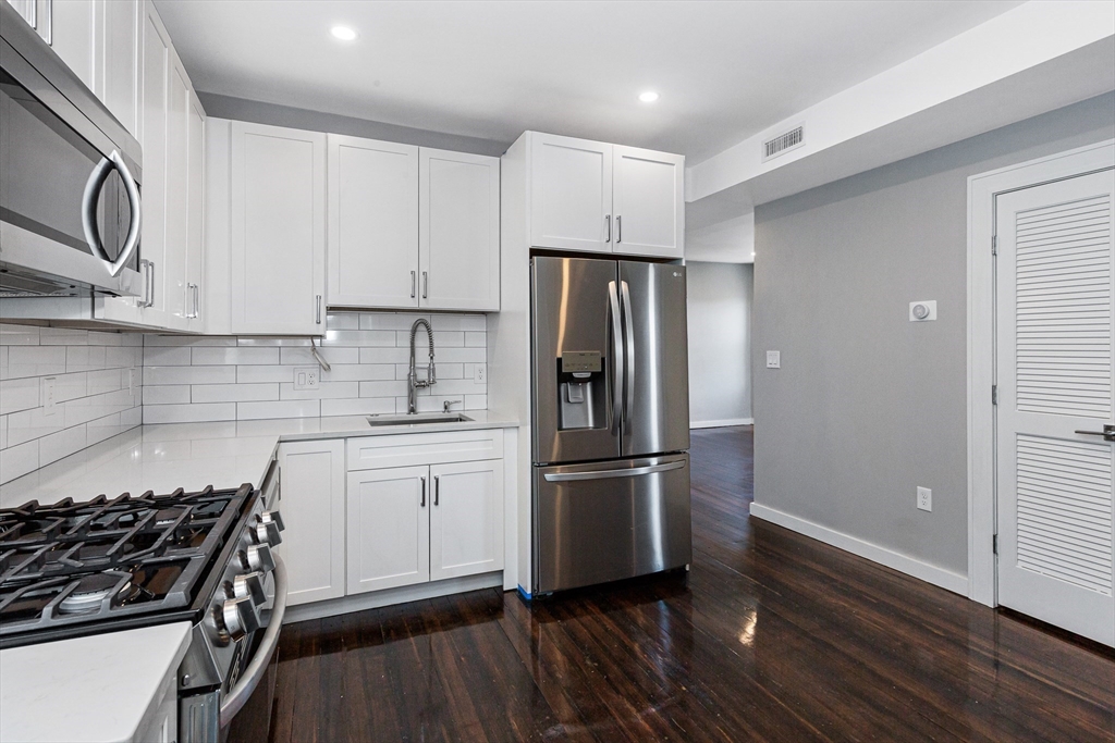3 bed, 2 bath apartment for rent at 19 Chase St Unit 3, Dorchester — photo 2 of 25