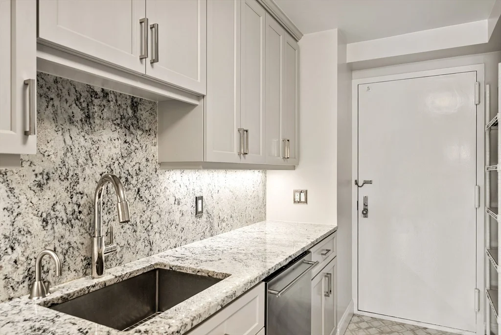 2 bed, 2 bath apartment for rent at 19 Chauncy St Unit 4B, Neighborhood Nine — photo 7 of 26