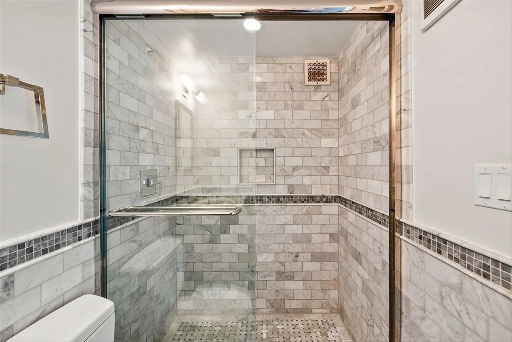 2 bed, 2 bath apartment for rent at 19 Chauncy St Unit 4B, Neighborhood Nine — photo 21 of 26