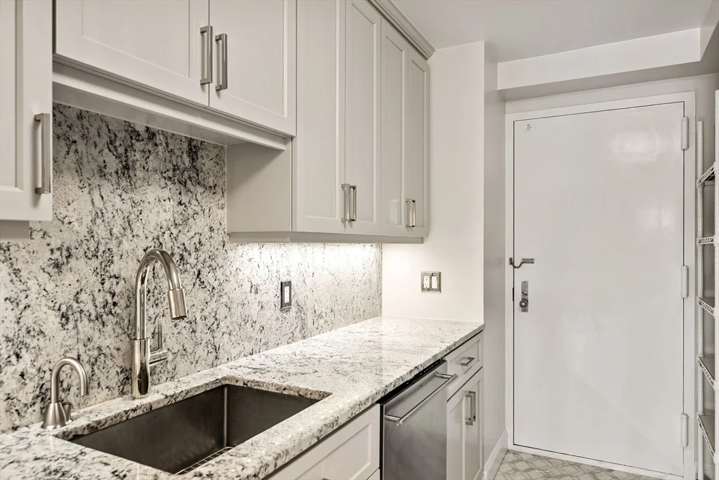 2 bed, 2 bath apartment for rent at 19 Chauncy St Unit 4B, Neighborhood Nine — photo 7 of 27