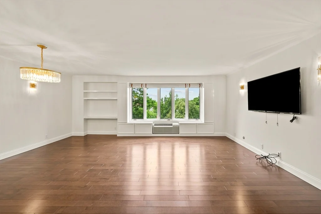 2 bed, 2 bath apartment for rent at 19 Chauncy St Unit 4B, Neighborhood Nine — photo 2 of 26