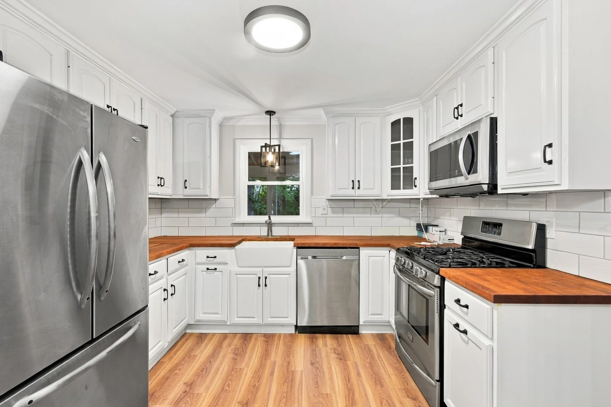 5 bed, 3 bath apartment for rent at 19 Cherry St Unit 19, North Reading — photo 3 of 42