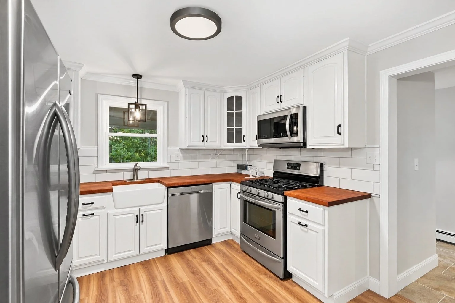 5 bed, 3 bath apartment for rent at 19 Cherry St Unit 19, North Reading — photo 4 of 42