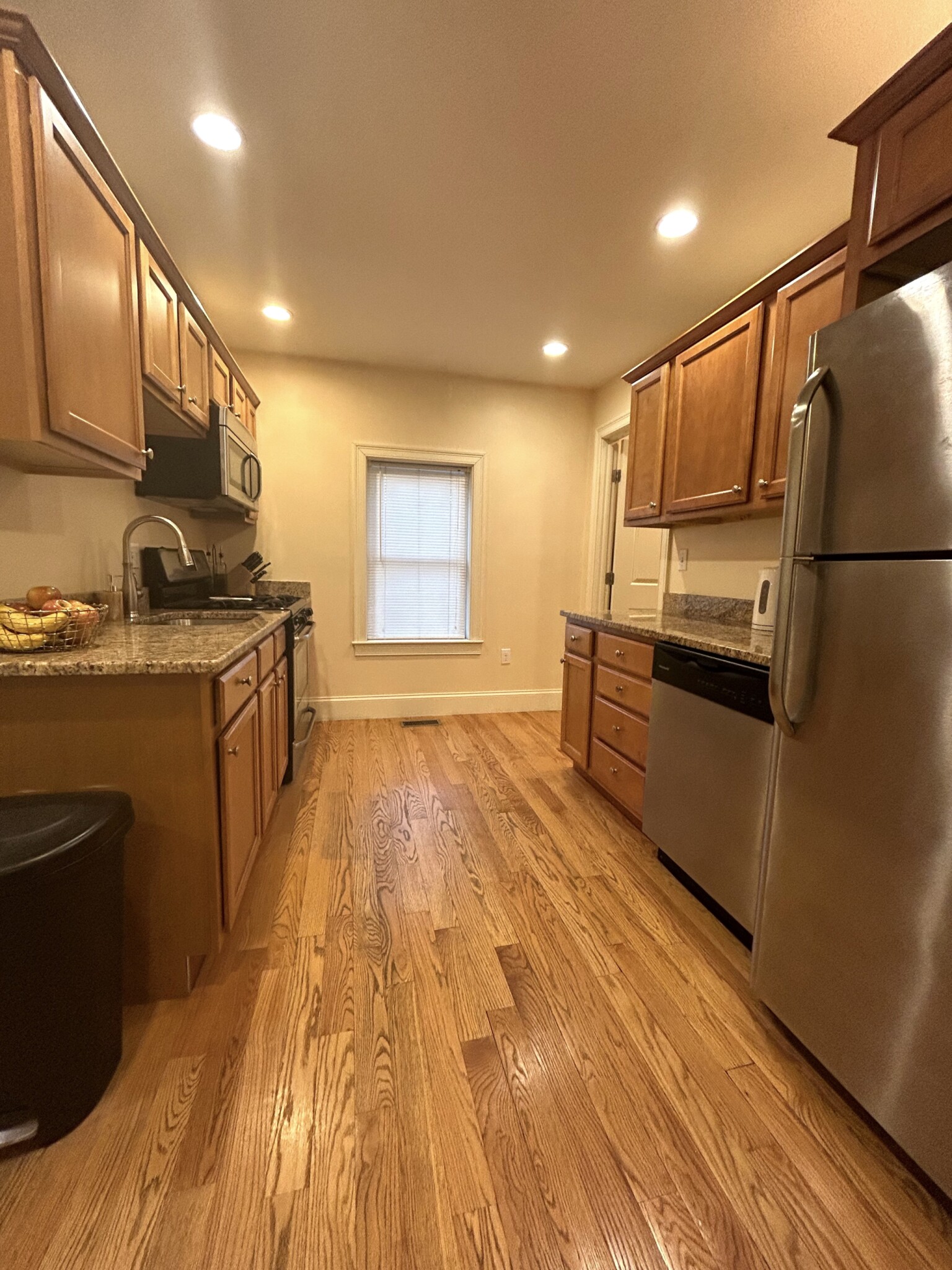 2 bed, 1 bath apartment for rent at 19 Chestnut Hill Ave Unit 1, Brighton — photo 3 of 12