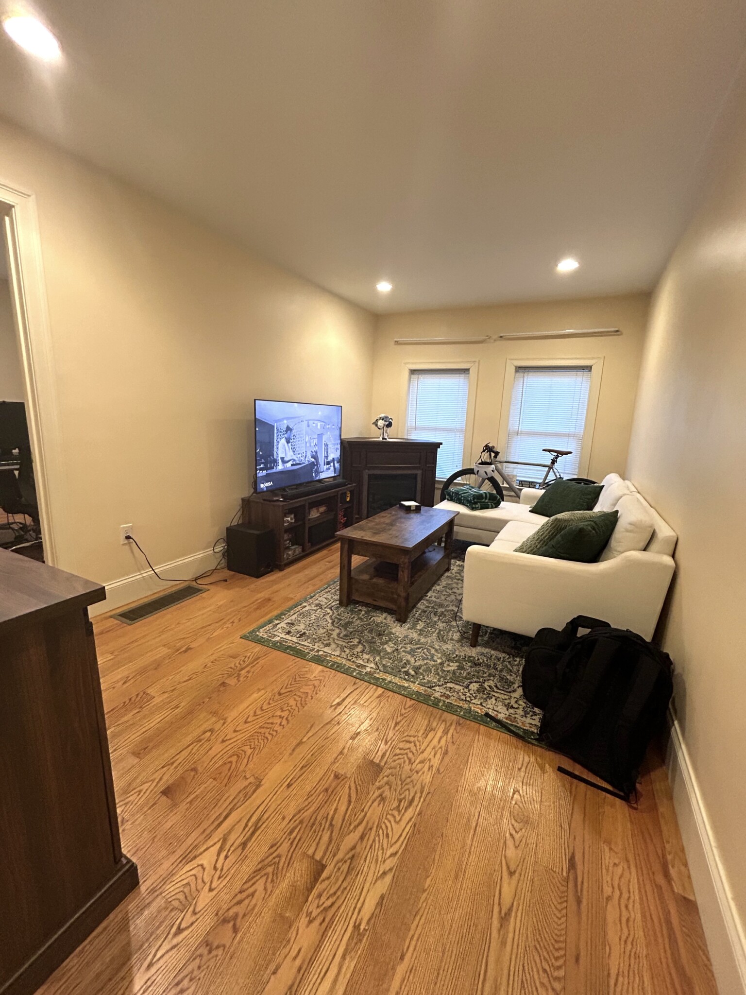 2 bed, 1 bath apartment for rent at 19 Chestnut Hill Ave Unit 1, Brighton