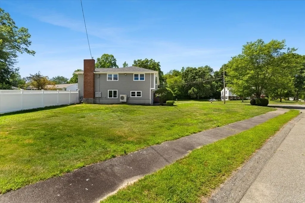 2 bed, 1 bath apartment for rent at 19 Coach Ln Unit 1, Norwood — photo 31 of 40