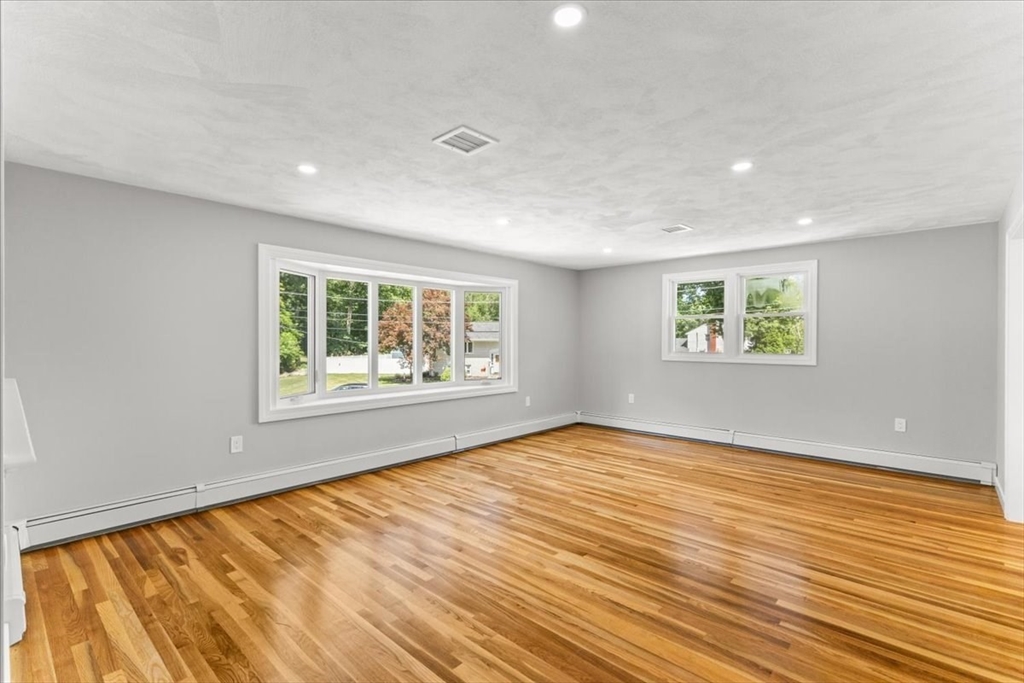 3 bed, 2 bath apartment for rent at 19 Coach Ln Unit 2, Norwood — photo 7 of 42