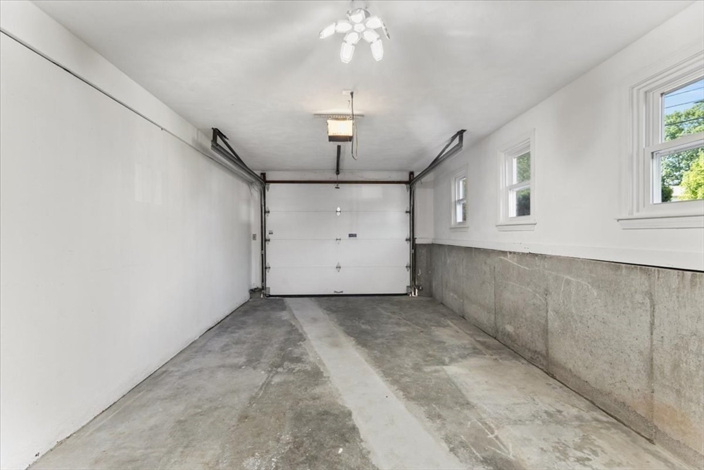3 bed, 2 bath apartment for rent at 19 Coach Ln Unit 2, Norwood — photo 39 of 42