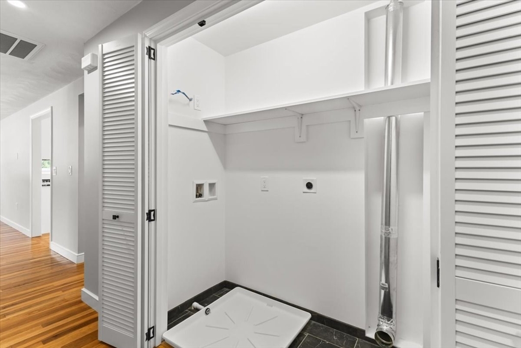 3 bed, 2 bath apartment for rent at 19 Coach Ln Unit 2, Norwood — photo 37 of 42