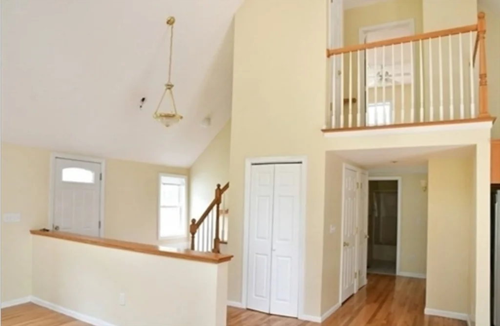 3 bed, 2 bath apartment for rent at 19 Collins Rd, Northborough — photo 6 of 19