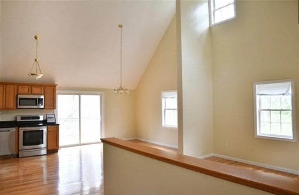 3 bed, 2 bath apartment for rent at 19 Collins Rd, Northborough — photo 5 of 19