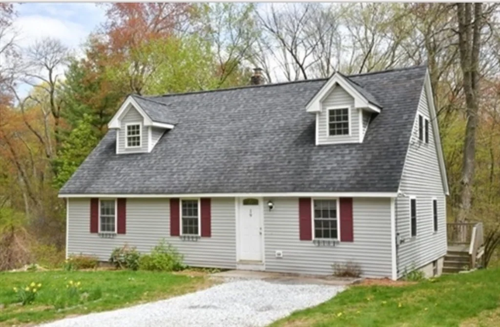 3 bed, 2 bath apartment for rent at 19 Collins Rd, Northborough — photo 1 of 19