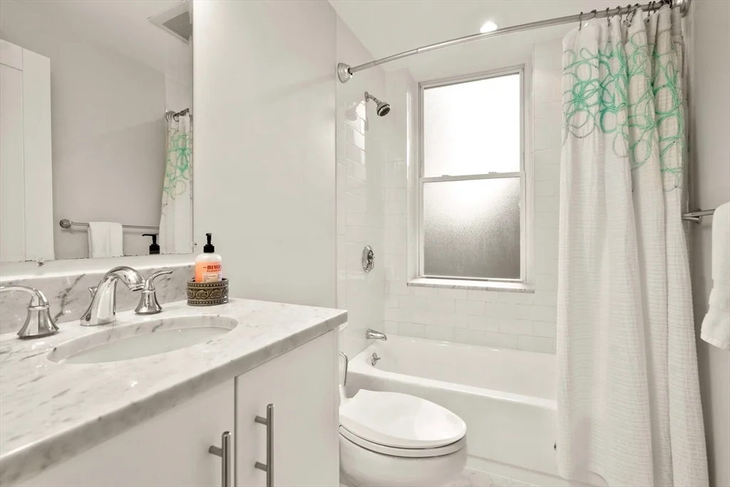 2 bed, 1 bath apartment for rent at 19 Cooper St Unit 1, North End — photo 8 of 12