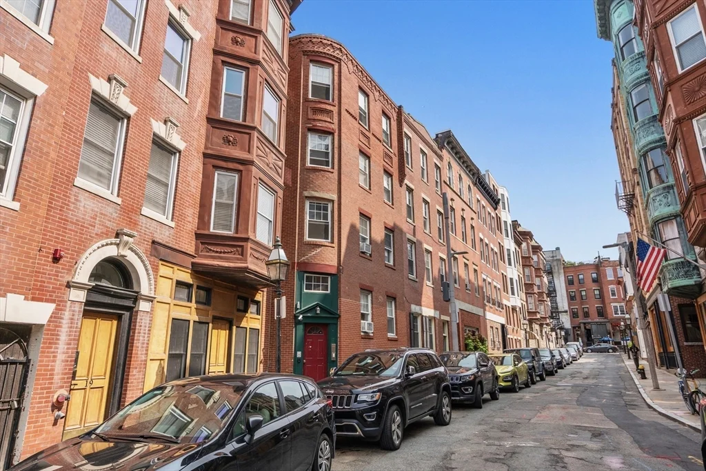 2 bed, 1 bath apartment for rent at 19 Cooper St Unit 1, North End — photo 11 of 12