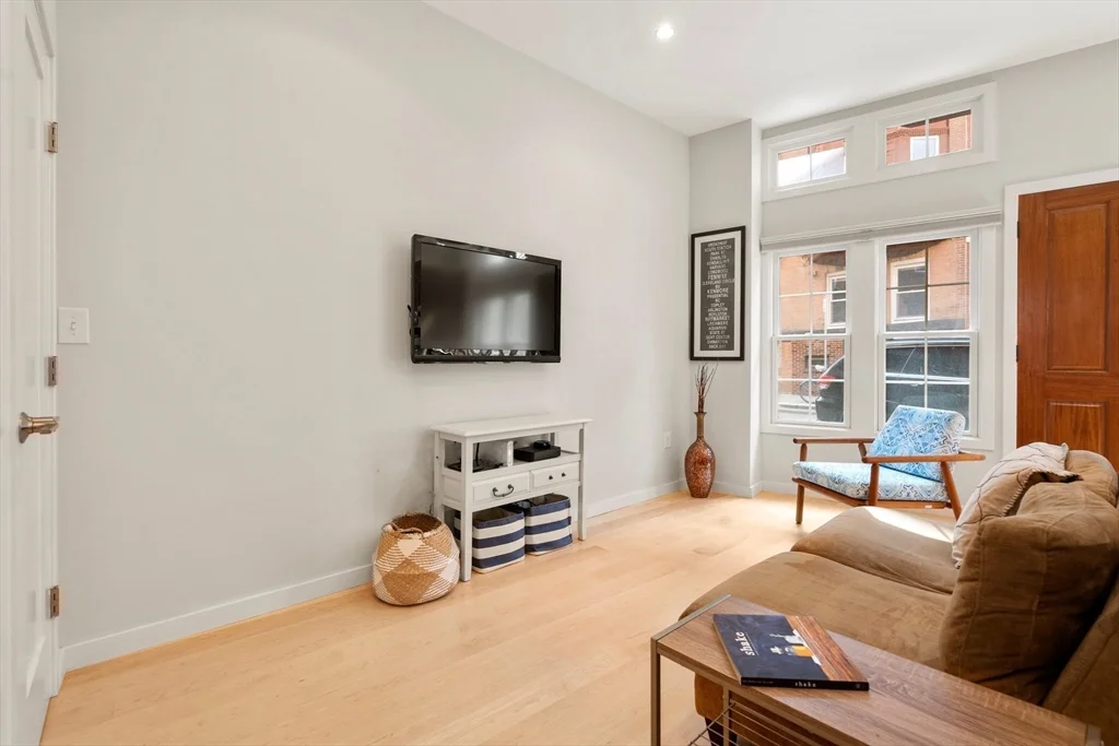 2 bed, 1 bath apartment for rent at 19 Cooper St Unit 1, North End — photo 5 of 12