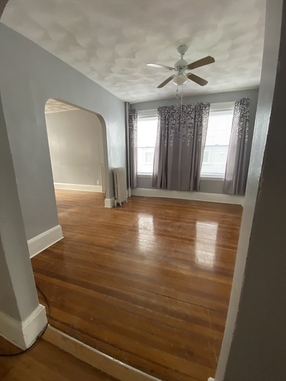 3 bed, 2 bath apartment for rent at 19 Coral Av Unit 2, Winthrop — photo 4 of 16
