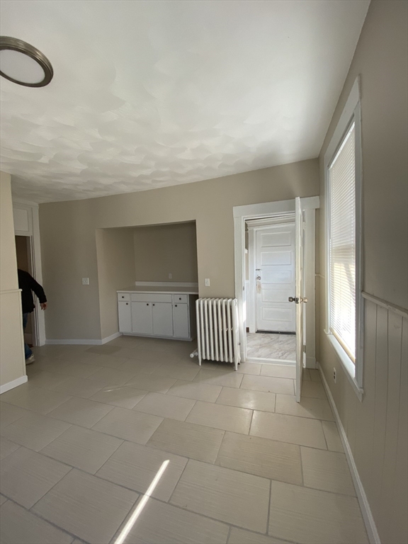 3 bed, 2 bath apartment for rent at 19 Coral Av Unit 2, Winthrop — photo 9 of 16