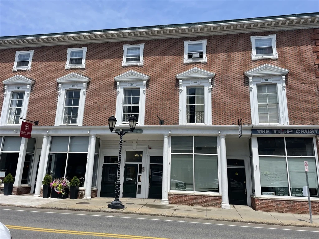 1 bed, 1 bath apartment for rent at 19 Court St Unit 3A, Plymouth — photo 9 of 9