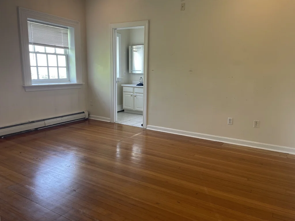 1 bed, 1 bath apartment for rent at 19 Court St Unit 3A, Plymouth — photo 7 of 9